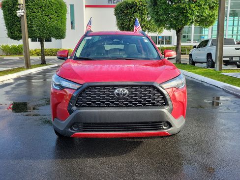 Used 2023 Toyota Corolla Cross LE FWD image 4