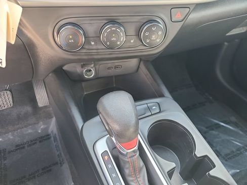 Used 2025 Chevrolet Trax RS w/ Driver Confidence Package FWD image 30