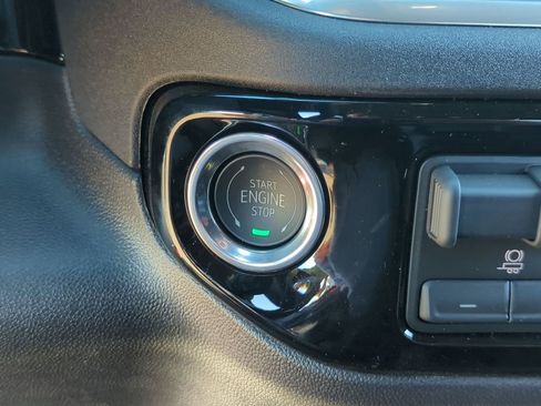 New 2026 GMC Sierra 1500 Elevation image 17