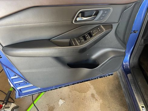 Certified 2023 Nissan Rogue Platinum w/ Platinum Premium Package FWD image 9