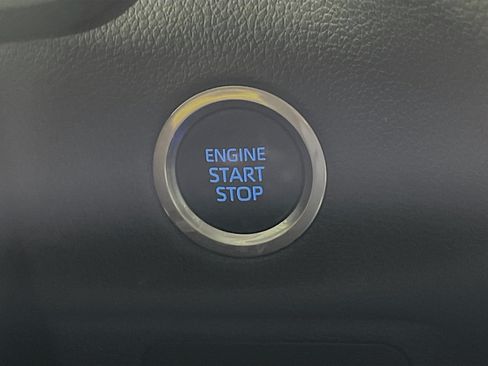 Used 2024 Toyota Tundra Limited AWD/4WD image 23