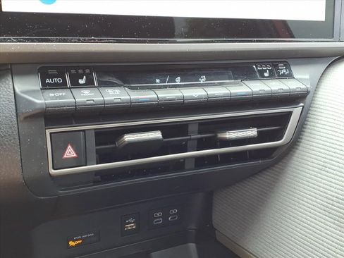 Used 2025 Toyota Camry SE w/ Multimedia Upgrade Package FWD image 25