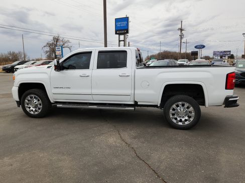 Used 2017 GMC Sierra 2500 Denali w/ Duramax Plus Package image 2