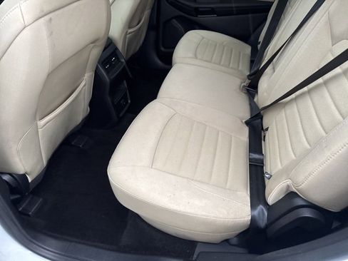 Used 2016 Ford Edge SE image 11