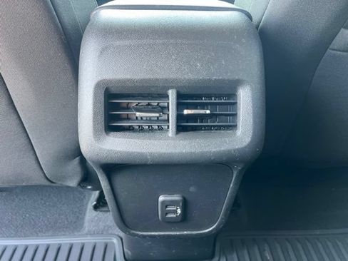 Used 2020 Chevrolet Equinox LT w/ Driver Convenience Package AWD/4WD image 18