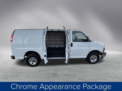 Used 2023 GMC Savana 2500 w/ Driver Convenience Package image 15