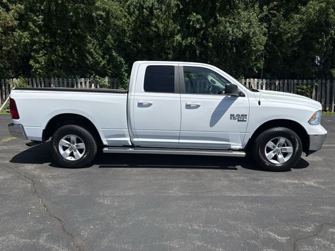 Used 2020 RAM 1500 Classic SLT AWD/4WD image 2