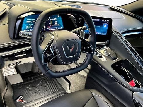 Used 2025 Chevrolet Corvette Stingray Preferred Conv w/ 2LT image 14