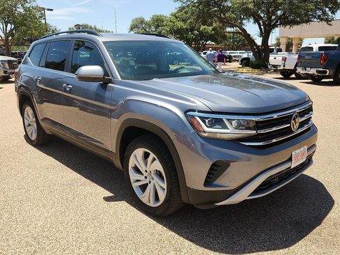 Used 2022 Volkswagen Atlas SE w/ Panoramic Sunroof Package FWD image 7