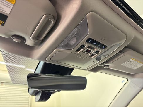 Used 2024 Toyota RAV4 Limited image 18