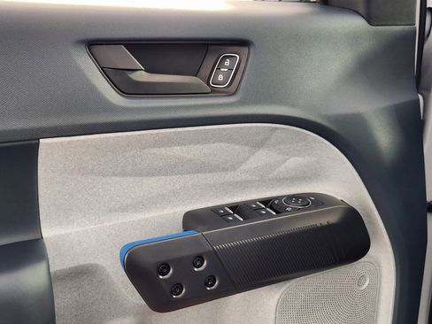 New 2025 Ford Maverick XLT image 13