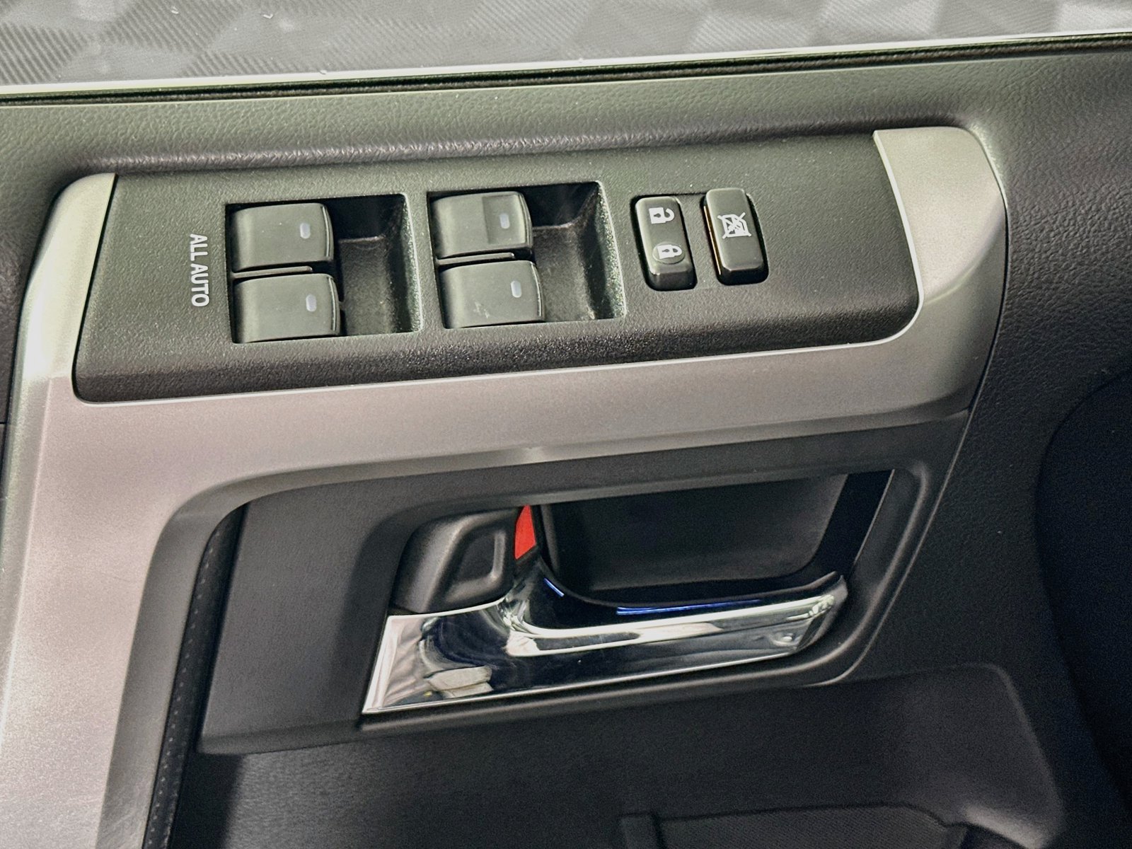 Used 2019 Toyota 4Runner Limited AWD/4WD image 19