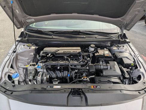 Used 2025 Hyundai Elantra SEL FWD image 27