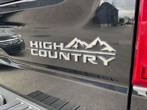 Used 2022 Chevrolet Silverado 1500 High Country w/ Technology Package AWD/4WD image 43