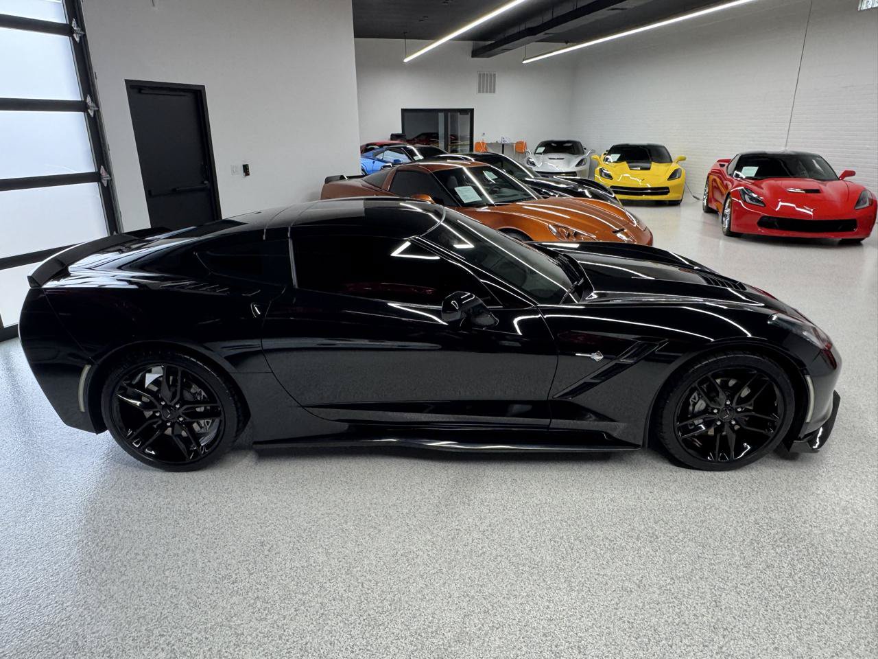 Used 2019 Chevrolet Corvette Stingray Coupe w/ 1LT RWD image 19
