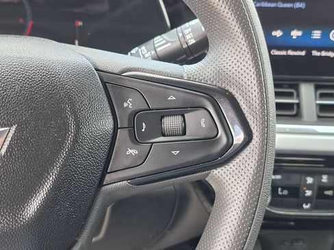 Used 2025 Chevrolet Trax LT FWD image 20