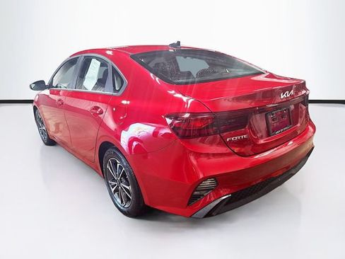 Used 2022 Kia Forte LXS FWD image 5