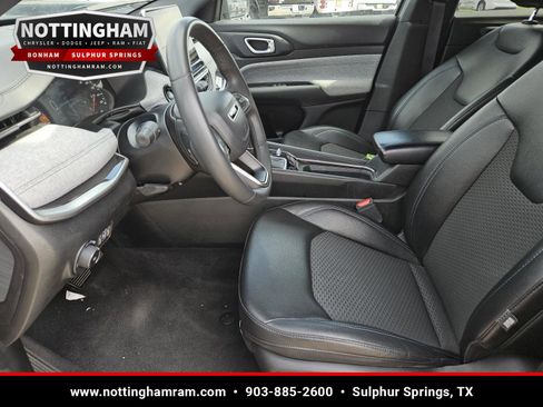 Used 2024 Jeep Compass Latitude AWD/4WD image 24