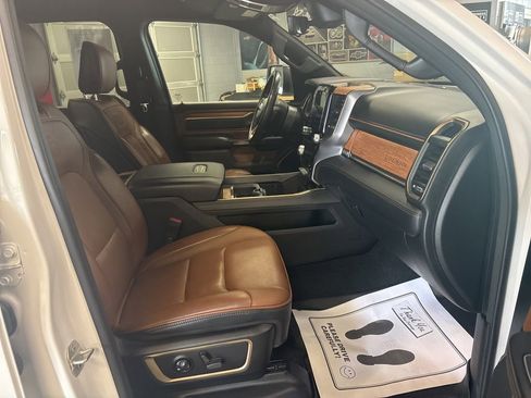 Used 2023 RAM 1500 Limited AWD/4WD image 14