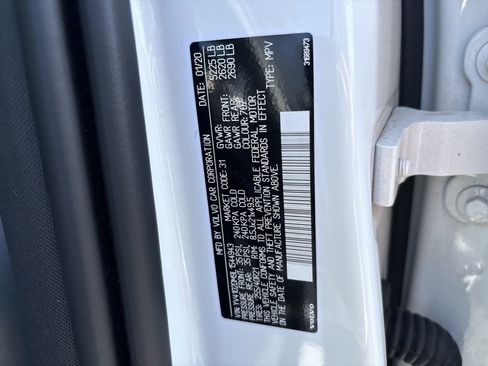 Used 2020 Volvo XC60 T5 R-Design w/ Protection Package Premier image 23