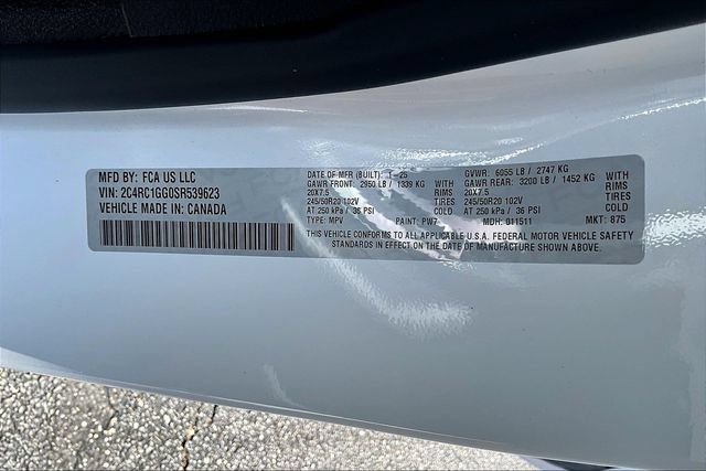 Used 2025 Chrysler Pacifica Limited FWD image 19