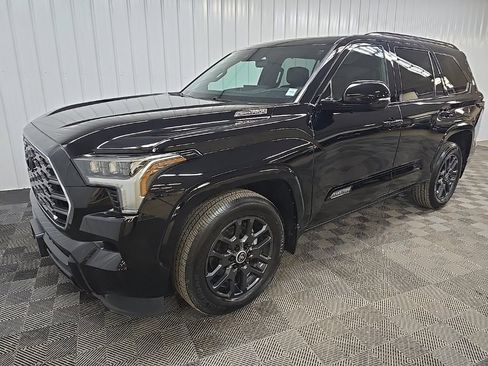 Used 2024 Toyota Sequoia Platinum image 8