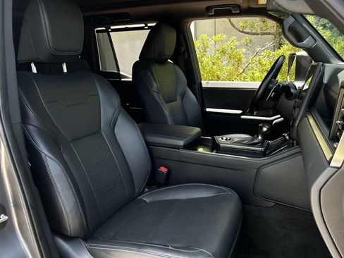 Used 2024 Lexus GX 550 w/ Accessory Package (Z1) AWD/4WD image 31