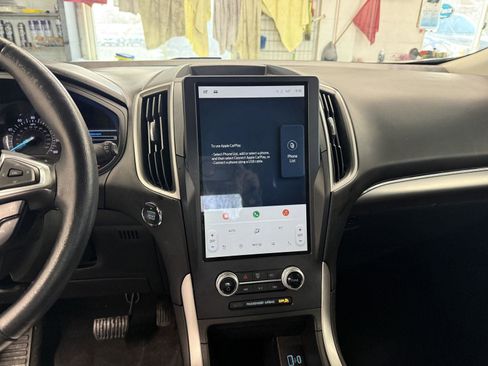 Used 2022 Ford Edge SEL w/ Convenience Package image 17