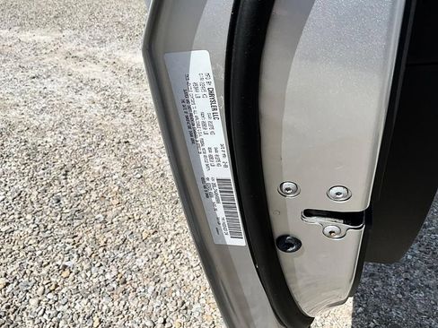 Used 2009 Dodge Challenger SRT8 w/ SRT Option Group II RWD image 36