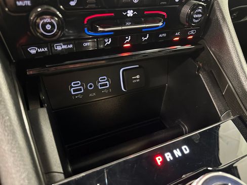 Used 2024 Jeep Grand Cherokee Limited RWD image 34