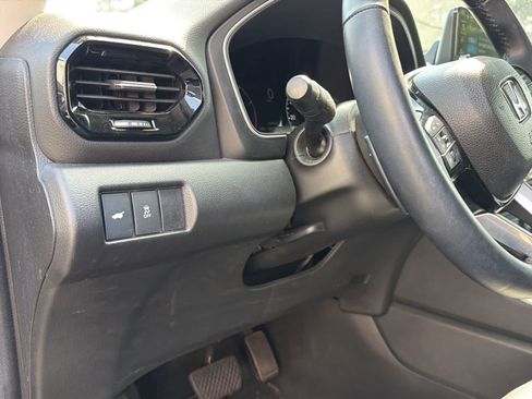 Used 2023 Honda Pilot Touring image 9