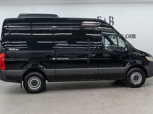 Used 2025 Mercedes-Benz Sprinter 2500 image 5