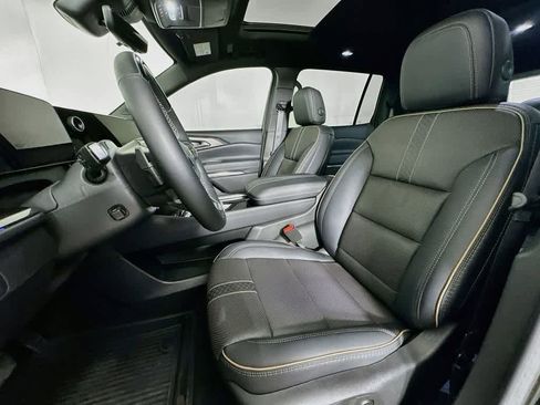 Used 2026 Chevrolet Traverse High Country w/ LPO, Floor Liner Package FWD image 12