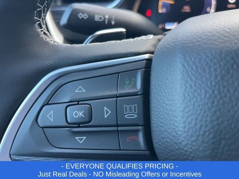 New 2025 Jeep Grand Cherokee L Laredo image 13