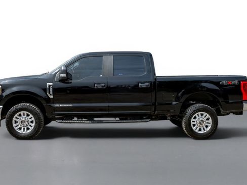 Used 2018 Ford F250 XL w/ STX Appearance Package AWD/4WD image 9
