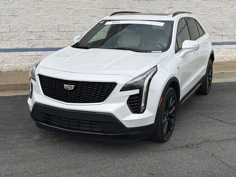 Used 2023 Cadillac XT4 Sport image 3