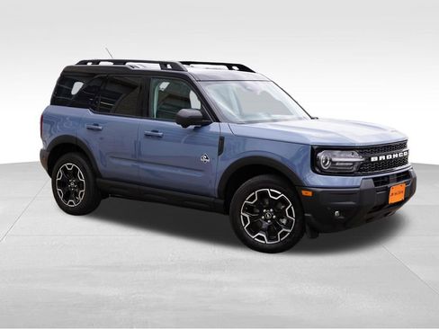 Used 2025 Ford Bronco Sport Outer Banks w/ Outer Banks Tech Package+ AWD/4WD image 2