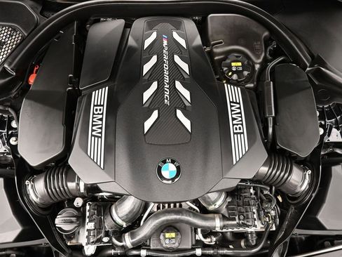 Used 2023 BMW M550i xDrive w/ Dynamic Handling Package AWD/4WD image 28