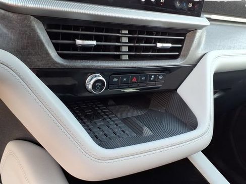 Used 2025 Ford Explorer Platinum w/ Ultimate Package RWD image 17