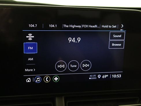 Used 2024 Chevrolet Trax RS w/ Sunroof Package FWD image 44