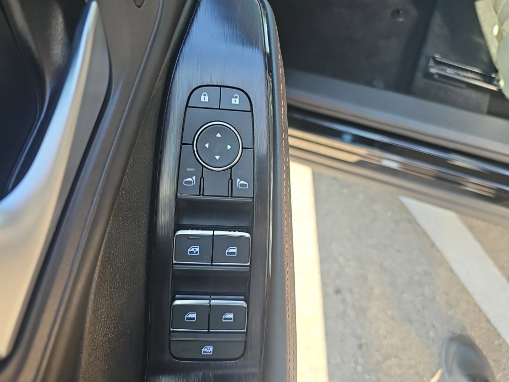 Used 2025 Nissan Rogue SV w/ Rock Creek Premium Package AWD/4WD image 12