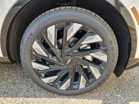New 2026 Lincoln Nautilus Reserve w/ Jet Appearance Package AWD/4WD image 18