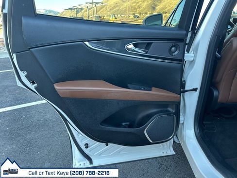 Used 2021 Lincoln Nautilus Reserve image 13