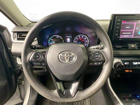 Used 2022 Toyota RAV4 XLE image 16