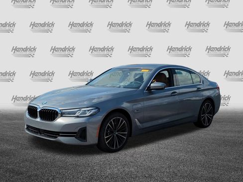 Certified 2023 BMW 530e xDrive w/ Premium Package image 5