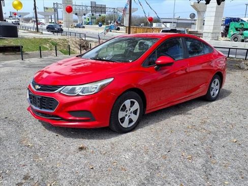 Used 2017 Chevrolet Cruze LS FWD image 4