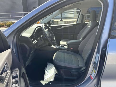 Used 2022 Ford Escape SE w/ Cold Weather Package image 17
