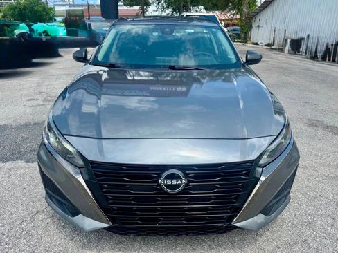 Used 2025 Nissan Altima 2.5 SV FWD image 8