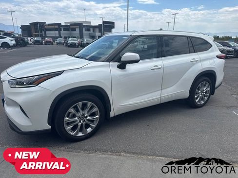 Used 2021 Toyota Highlander Limited w/ Protection Package #3 (TMS) AWD/4WD image 17
