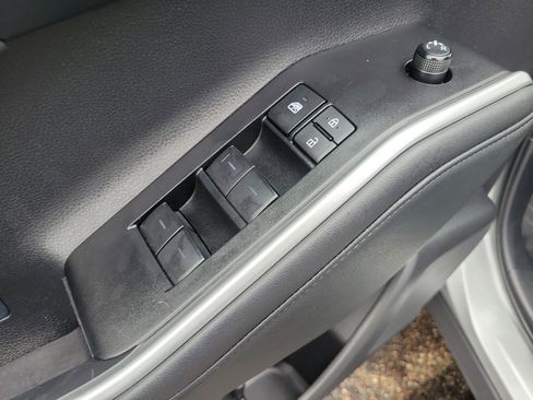 Used 2025 Toyota Highlander XSE AWD/4WD image 29
